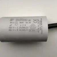 8uF ItalFarad Motor Run Capacitor Black Twin Lead